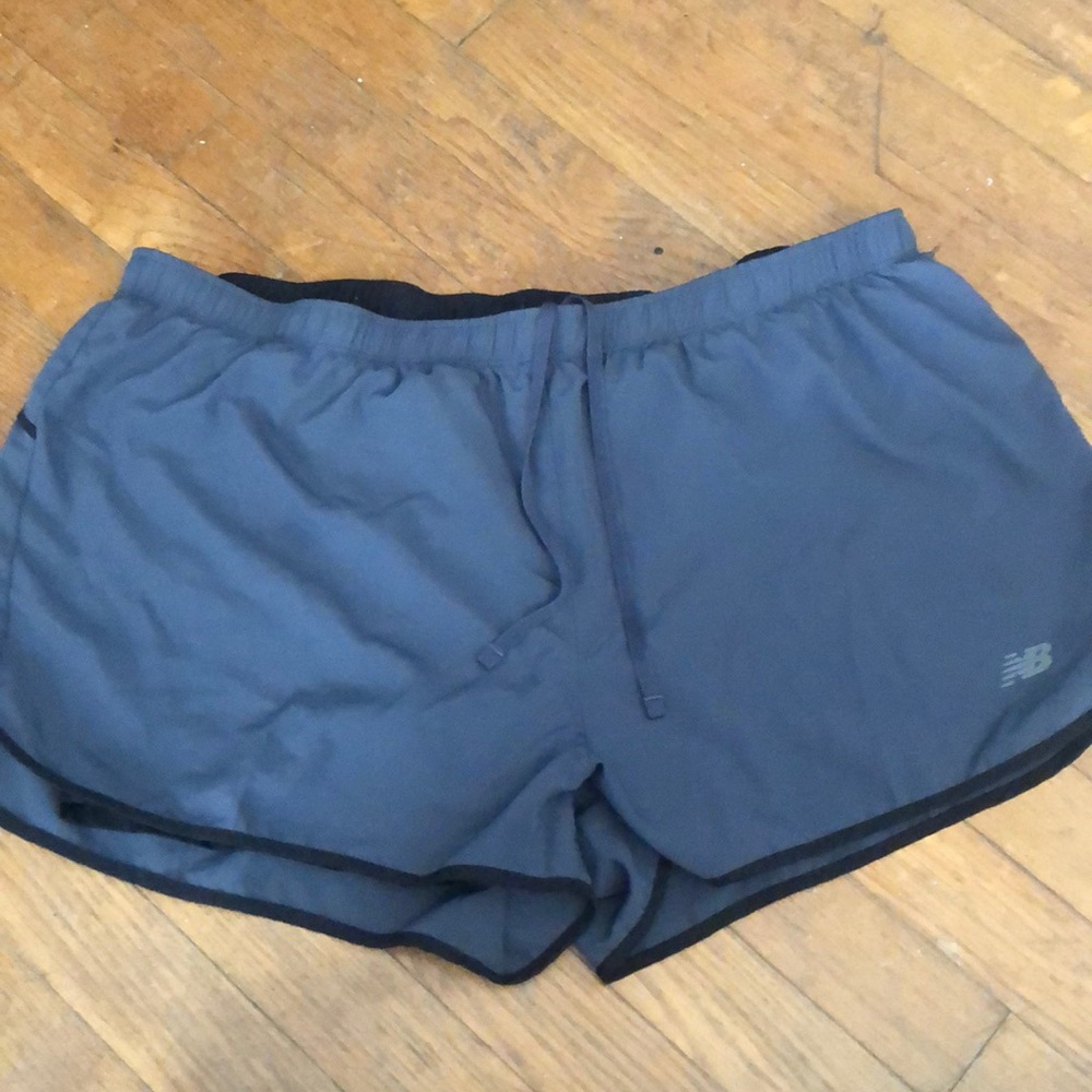 🟣New balance grey shorts